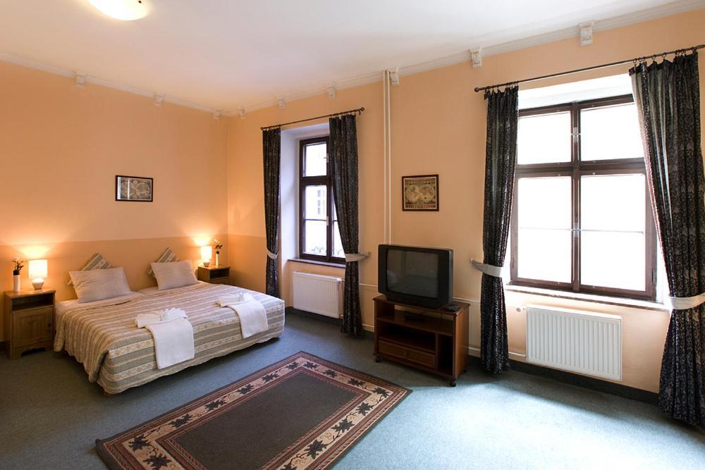 Hotel Columbo 3*